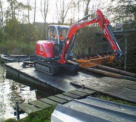 Huur bij ons grote grondwerkmachines voor een uw eigen toepassing